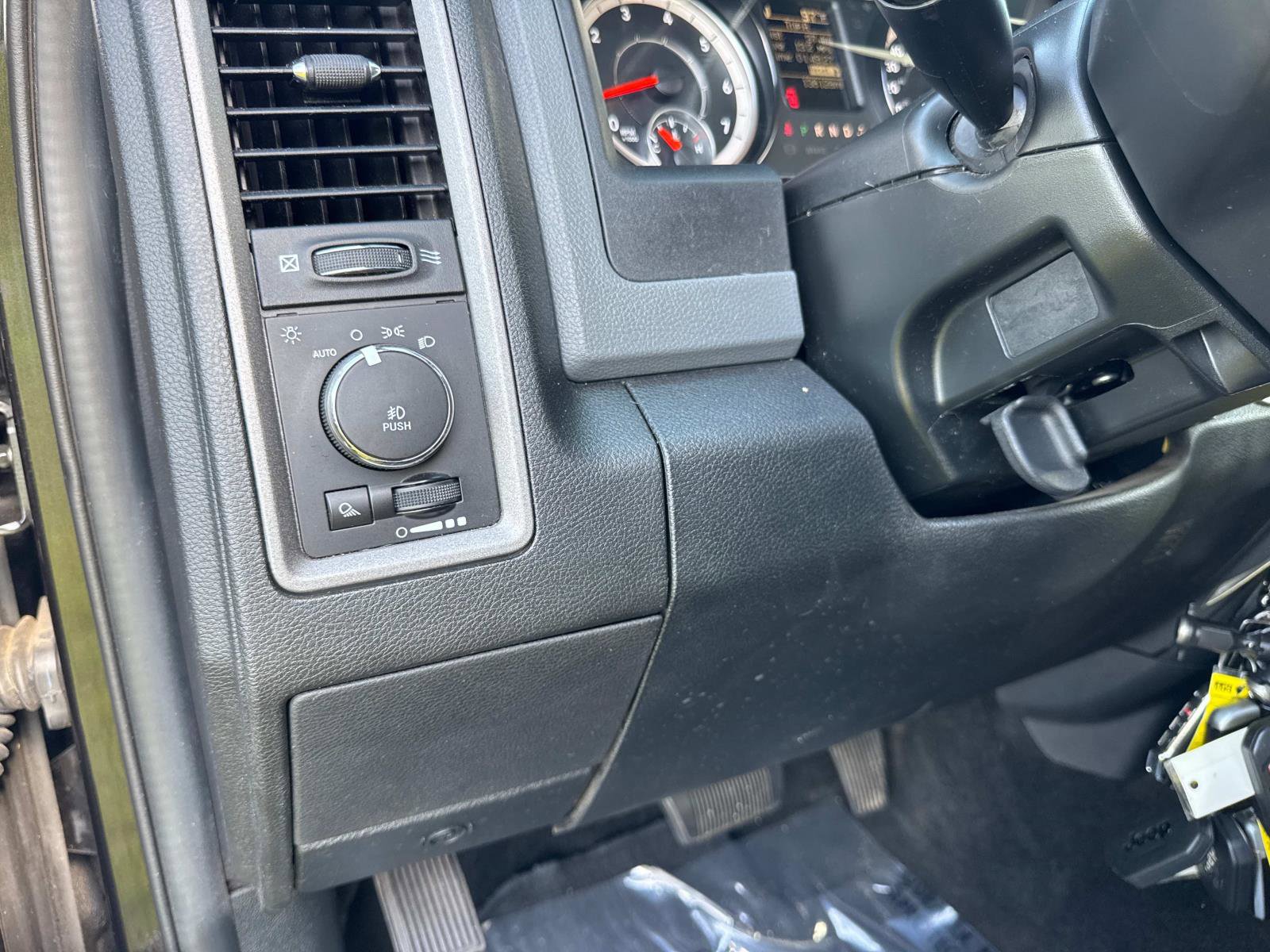 Used 2017 RAM 1500 Express w/ Black Ram 1500 Express Group AWD/4WD image 30