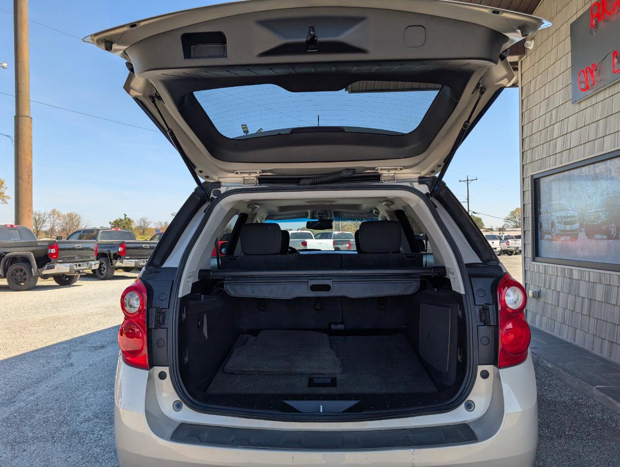 Used 2011 Chevrolet Equinox LT w/ Driver Convenience Package image 23
