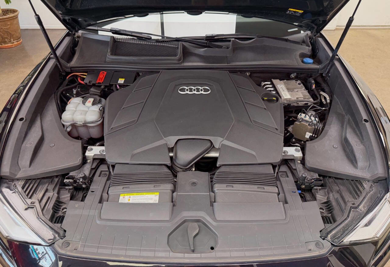 Used 2019 Audi Q8 Premium Plus w/ Premium Plus image 37