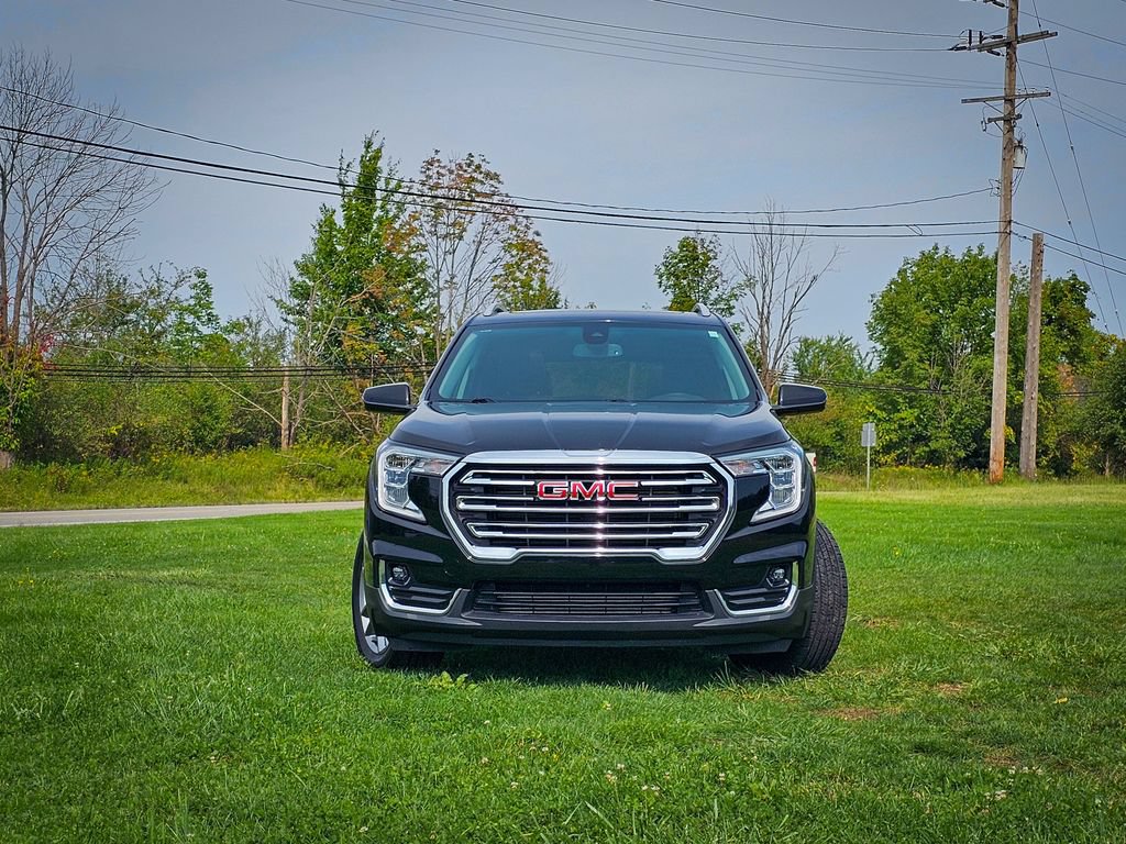 Used 2022 GMC Terrain SLT w/ Infotainment Package II AWD/4WD image 8