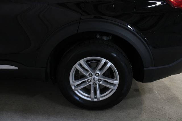 Used 2023 Ford Explorer XLT w/ Equipment Group 202A AWD/4WD image 29