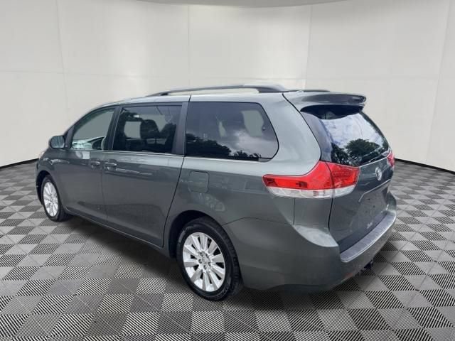 Used 2014 Toyota Sienna LE AWD/4WD image 5