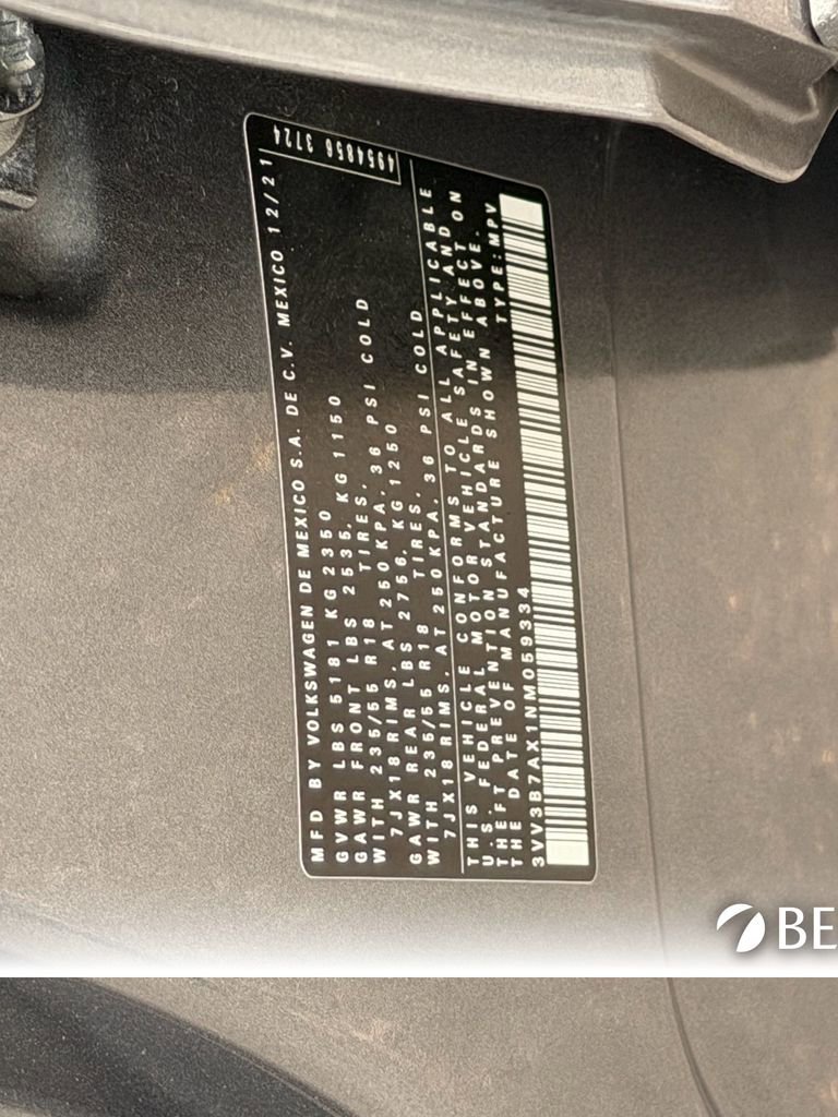 Used 2022 Volkswagen Tiguan SE image 32