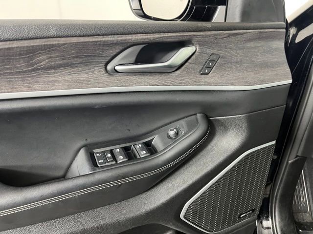 Used 2024 Jeep Grand Cherokee Limited w/ Black Appearance Package image 16