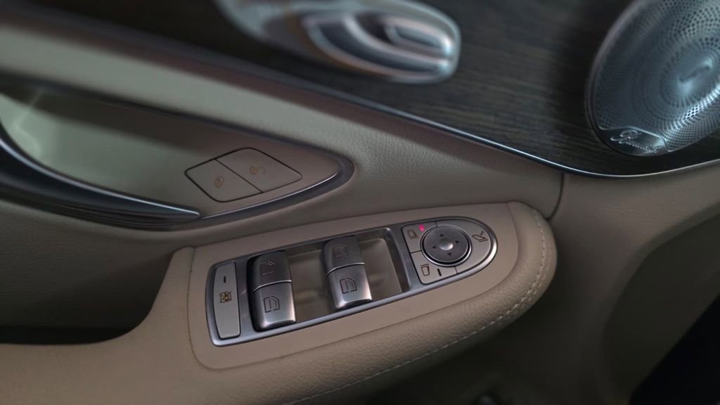 Used 2021 Mercedes-Benz C 300 4MATIC Sedan w/ Premium Package image 20