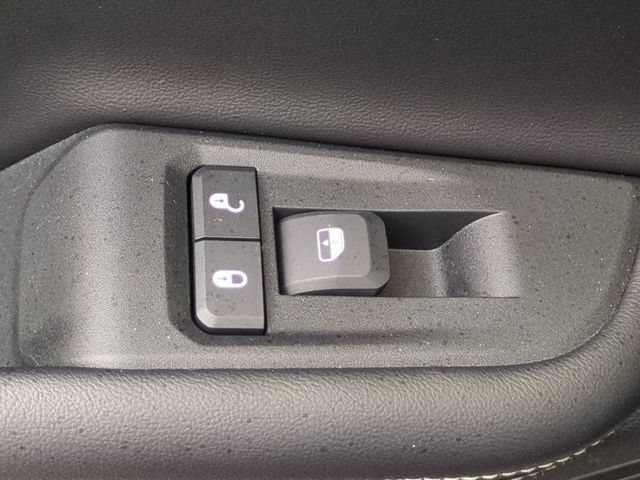 Certified 2025 Jeep Grand Cherokee Altitude AWD/4WD image 30