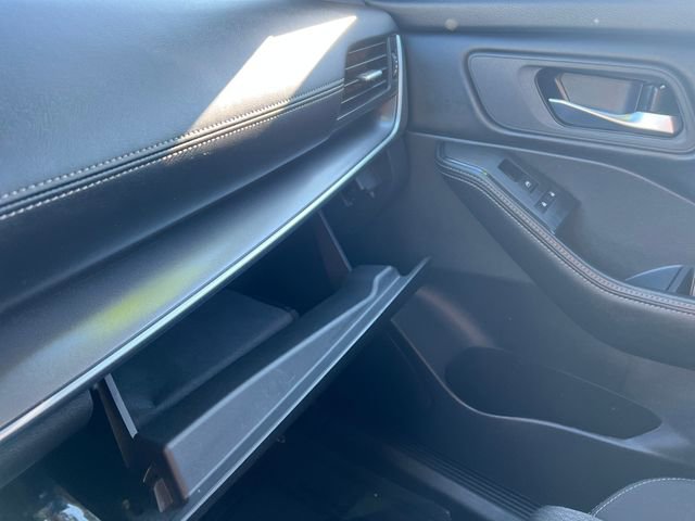 Used 2024 Nissan Rogue SV image 33