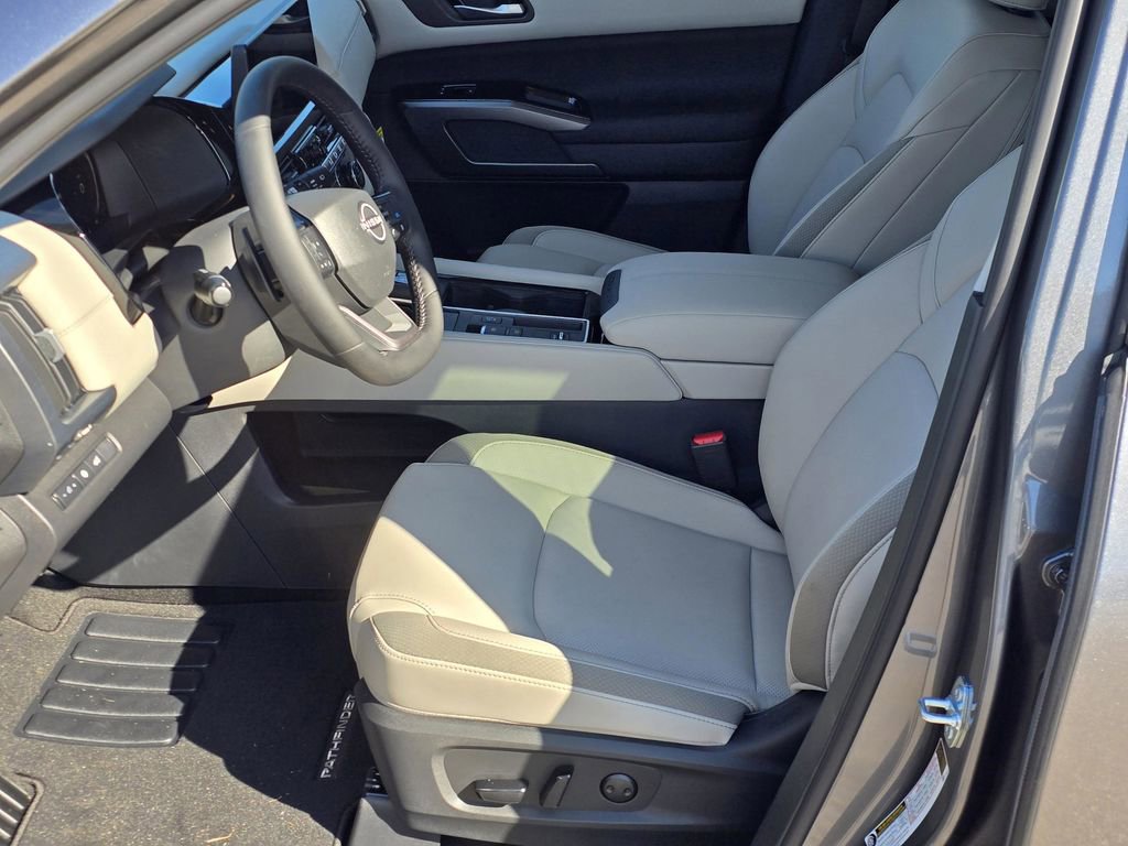 New 2026 Nissan Pathfinder SL image 12