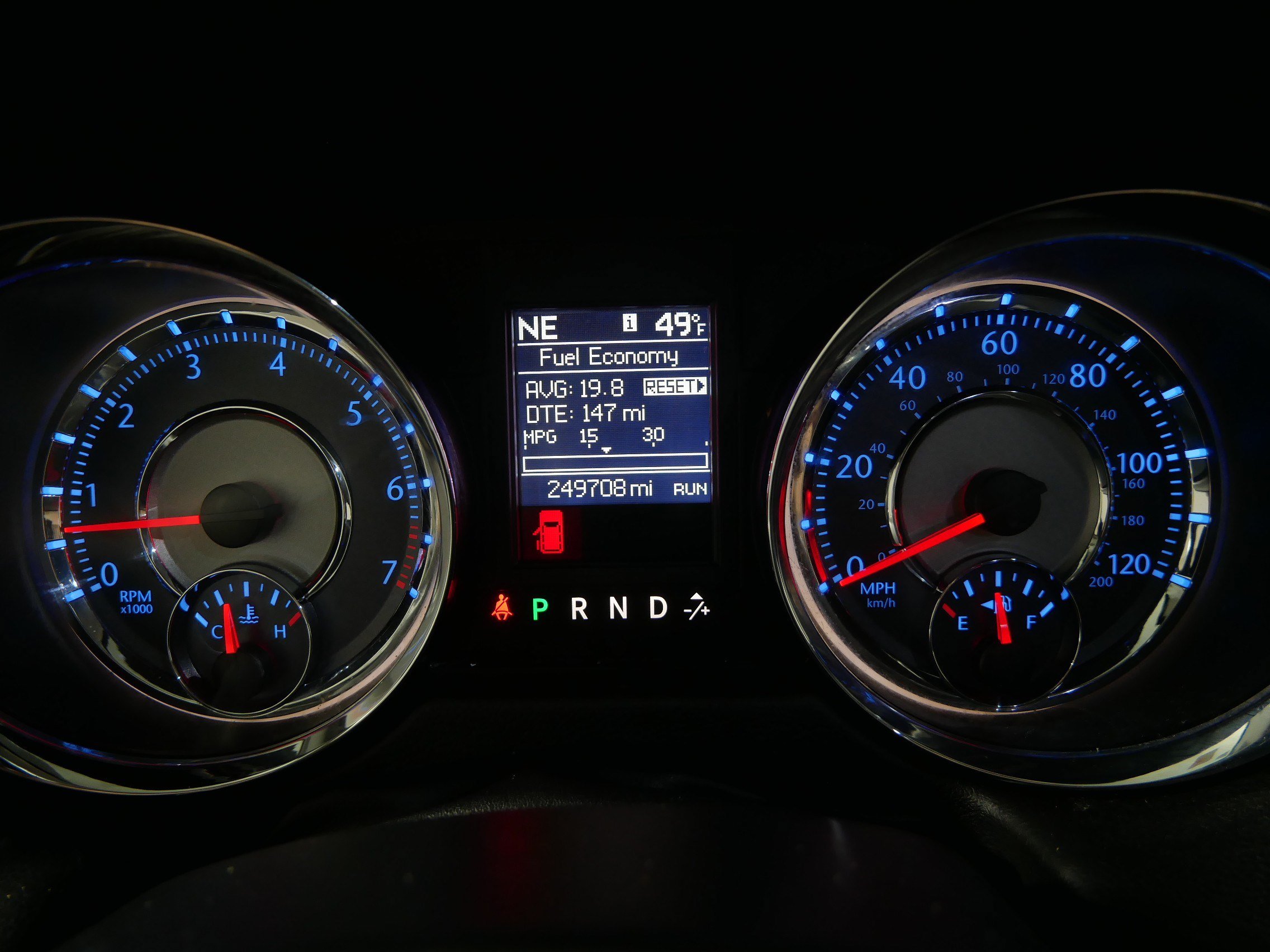Used 2015 Chrysler Town & Country Touring-L w/ Driver Convenience Group FWD image 21