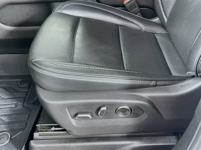 Used 2025 GMC Yukon Denali AWD/4WD image 21
