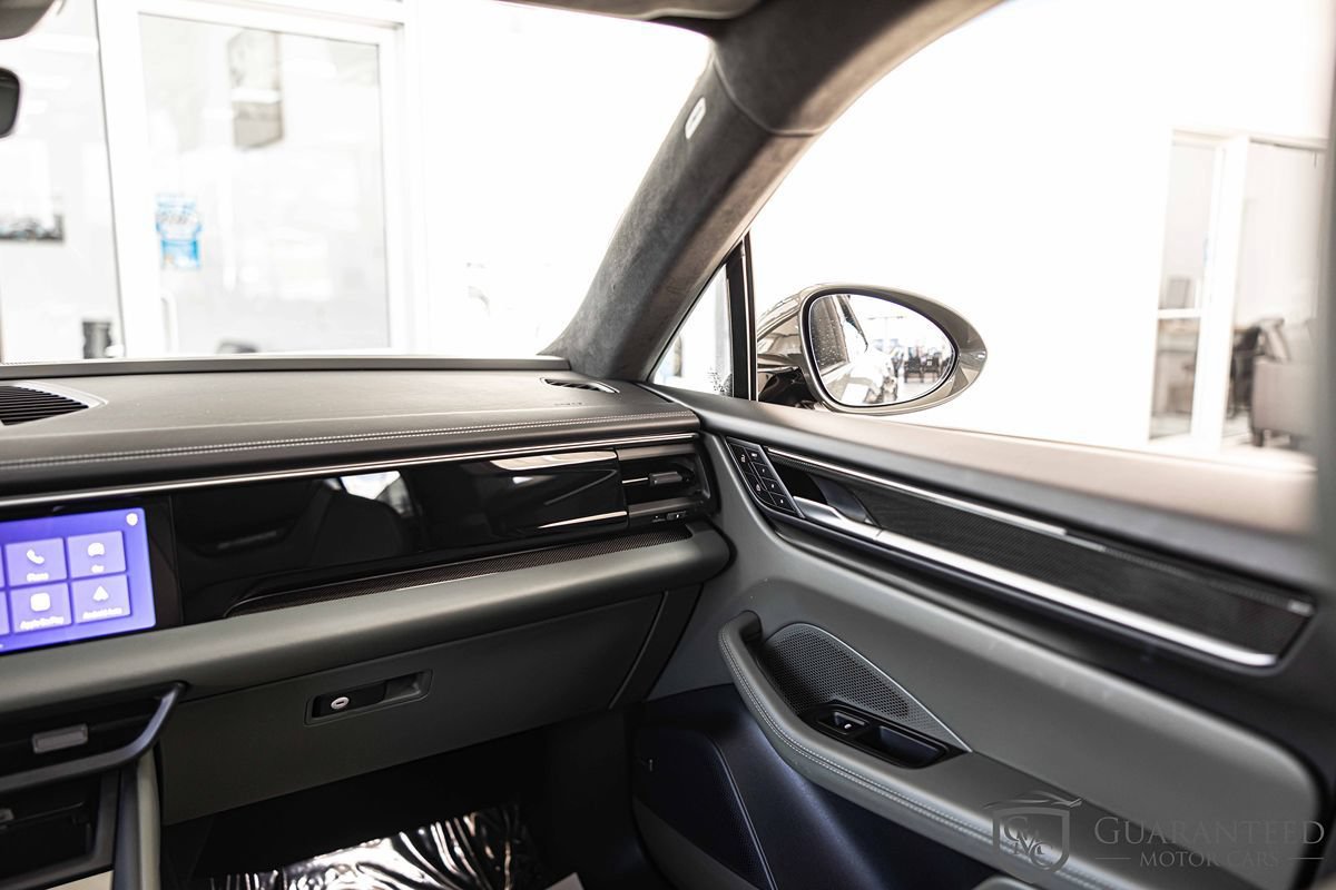 Used 2025 Porsche Macan Turbo Electric AWD/4WD image 39
