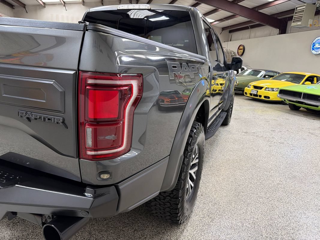 Used 2018 Ford F150 Raptor w/ Equipment Group 802A Luxury AWD/4WD image 15