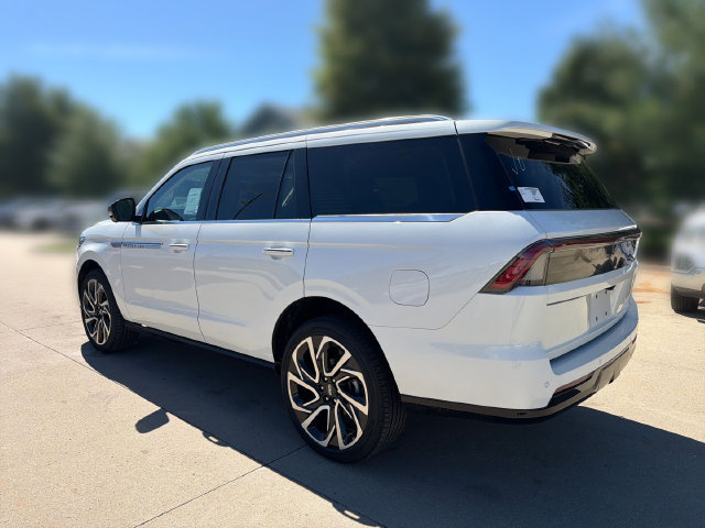 New 2026 Lincoln Navigator Reserve AWD/4WD image 9