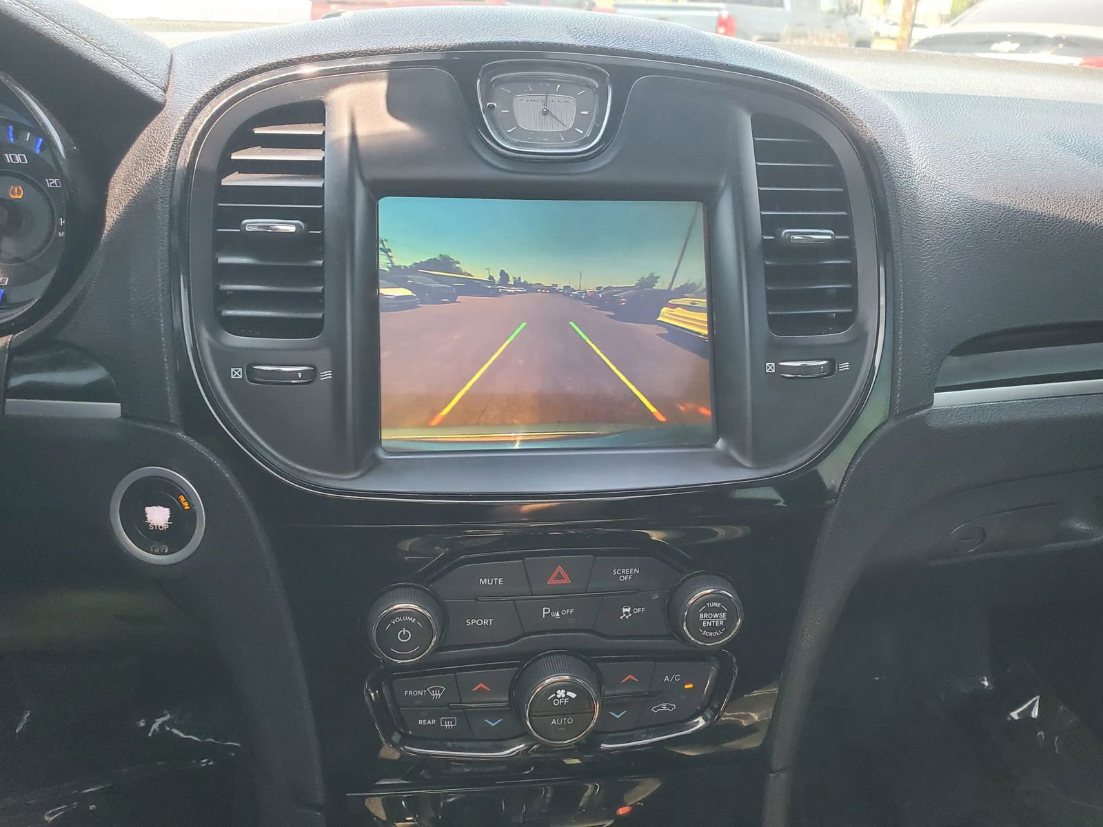 Used 2018 Chrysler 300 S w/ 300S Premium Group image 4