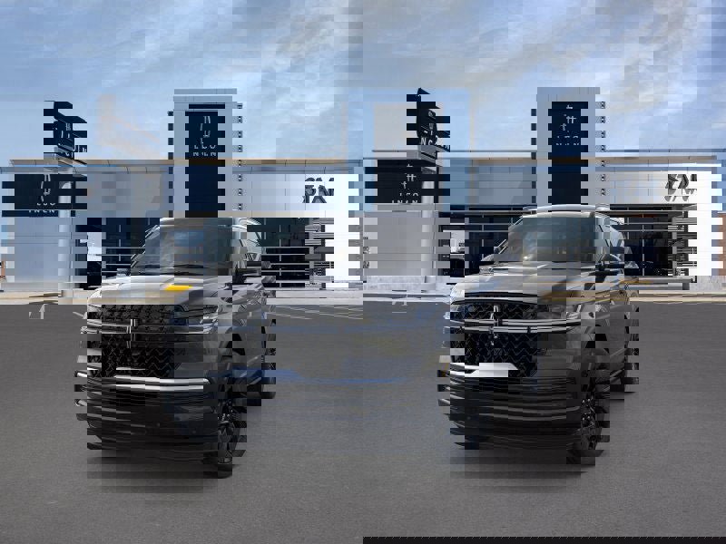 New 2025 Lincoln Navigator Reserve image 2