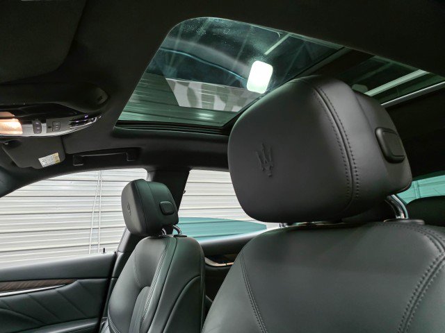 Used 2022 Maserati Levante GT AWD/4WD image 18