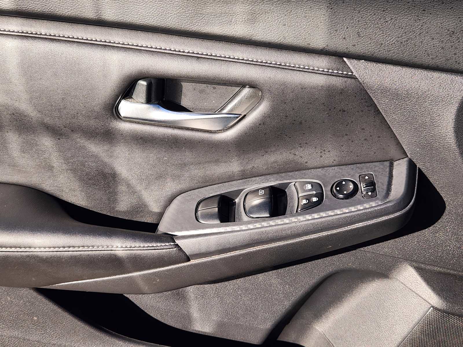 Used 2024 Nissan Sentra SV image 23