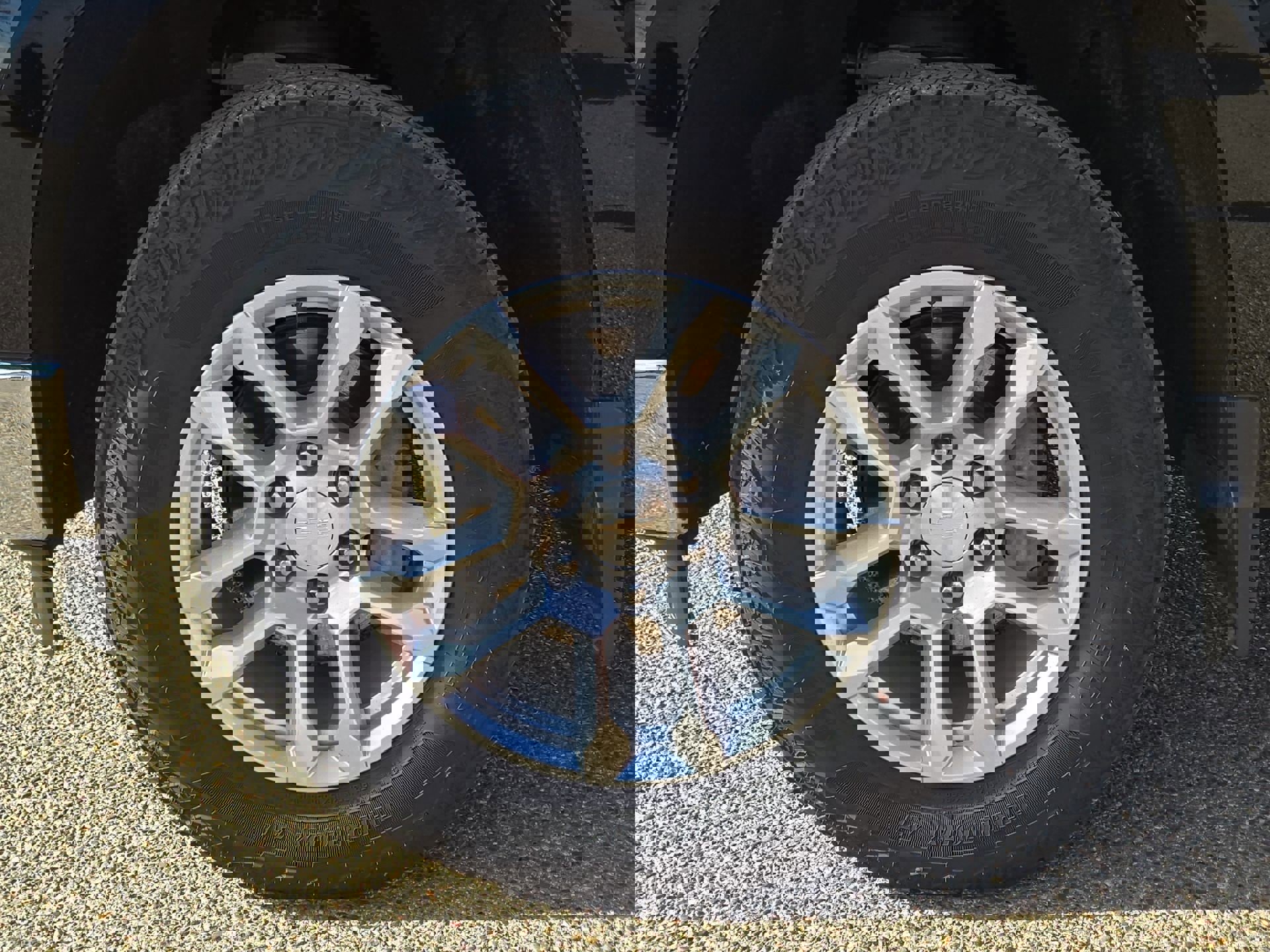 Used 2024 Chevrolet Silverado 1500 LT image 11