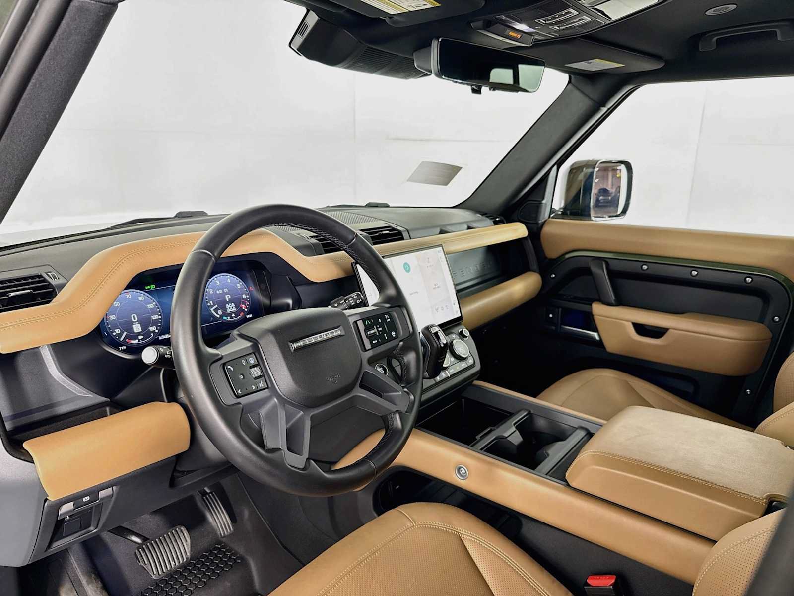 Used 2026 Land Rover Defender 130 X-Dynamic SE AWD/4WD image 9