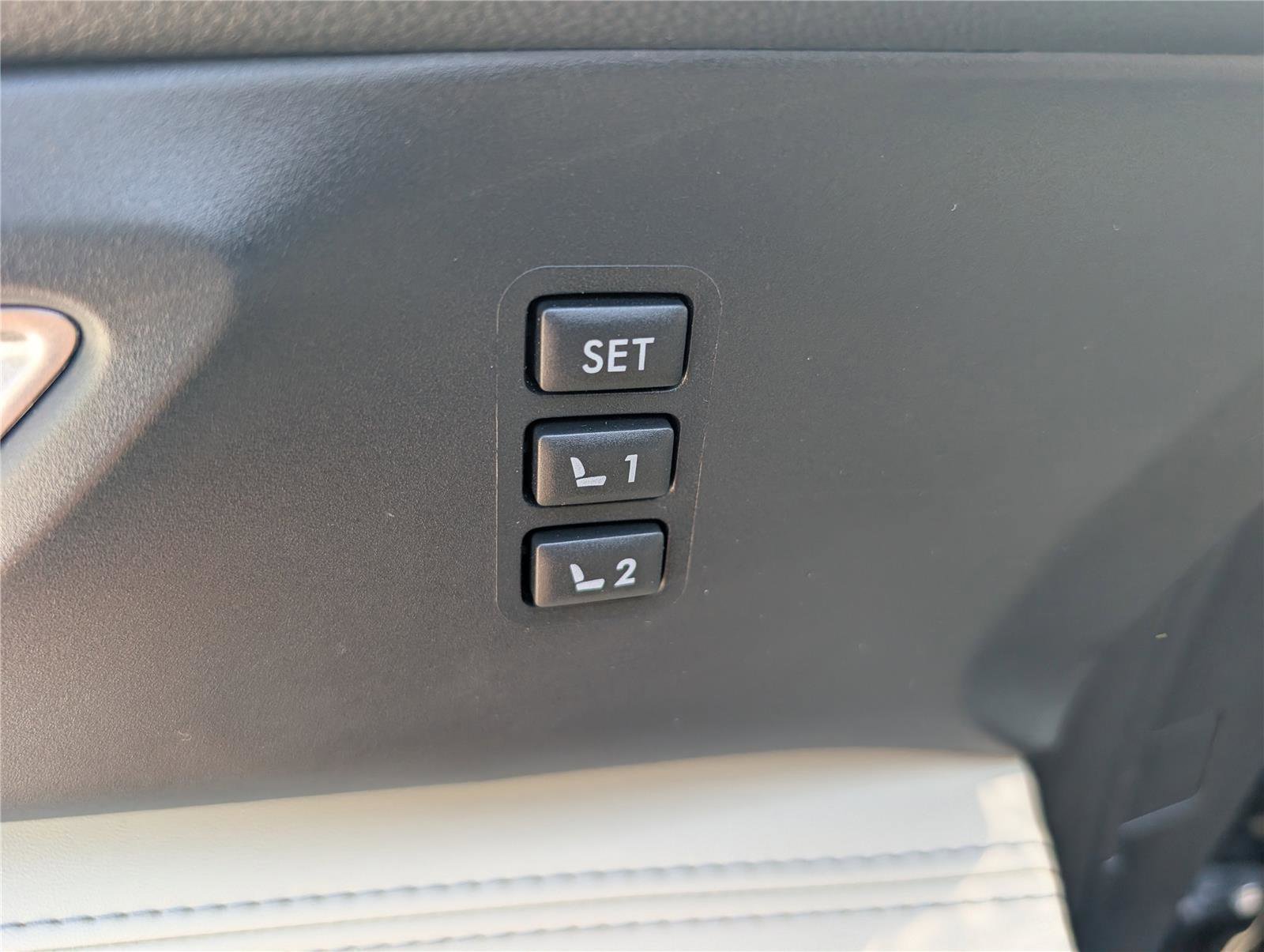 Used 2023 Subaru Ascent Limited AWD/4WD image 23