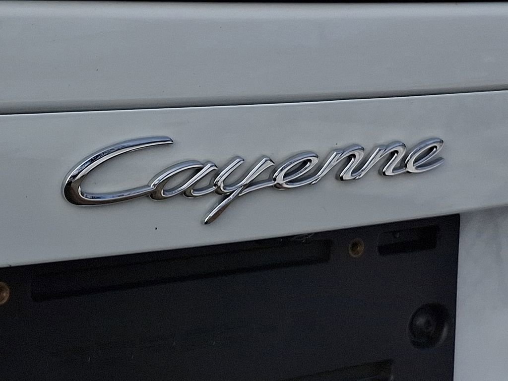 Used 2023 Porsche Cayenne w/ Premium Package image 28