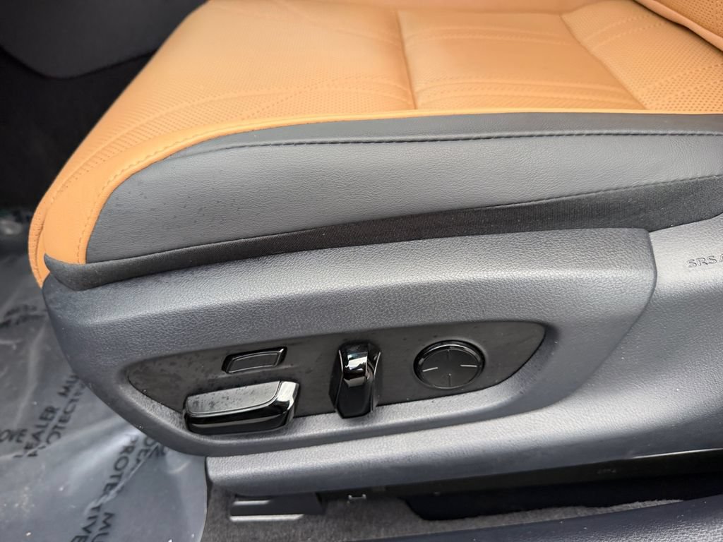 Certified 2024 Lexus ES 300h w/ Technology Package FWD image 17