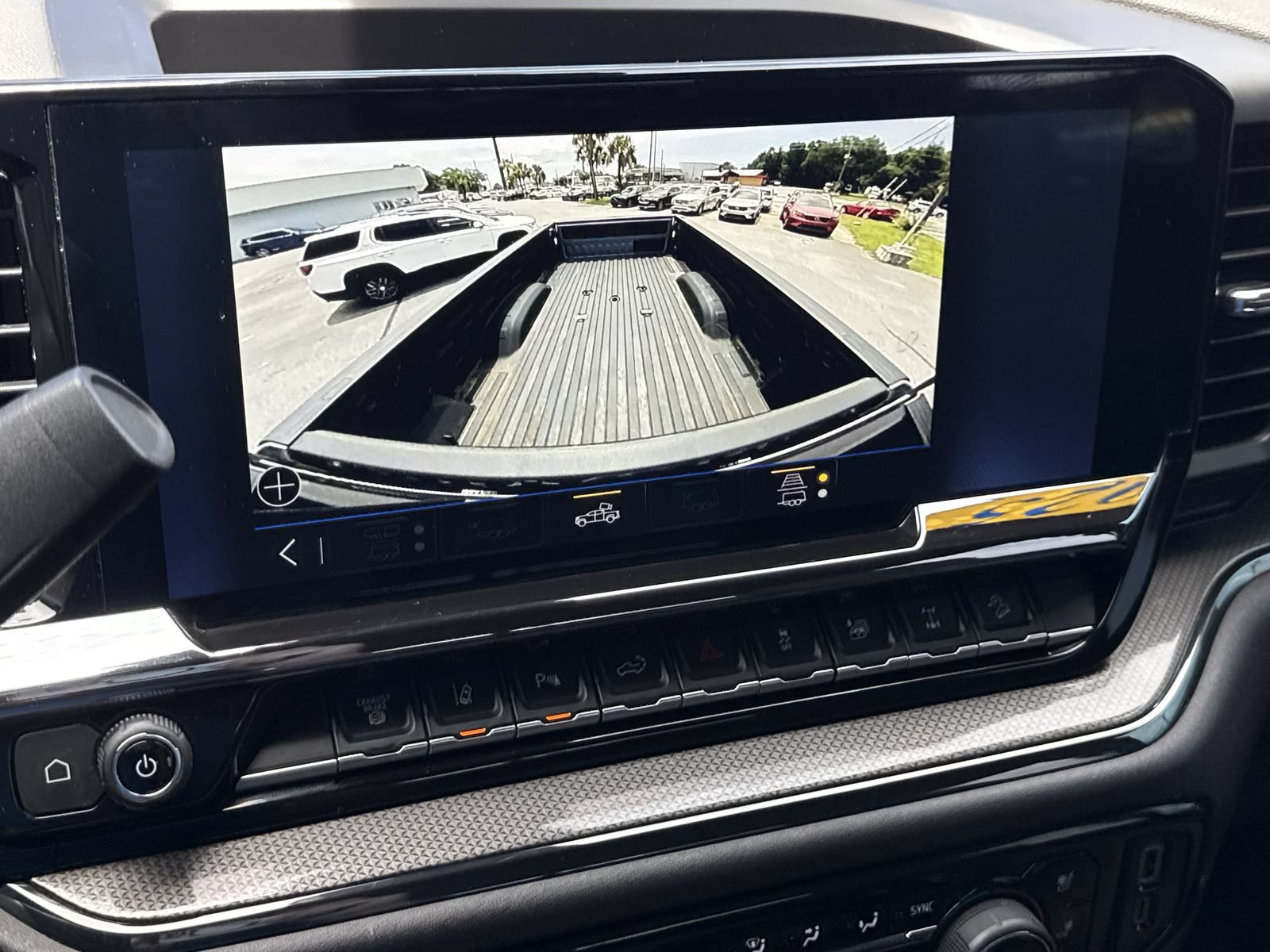 Used 2025 Chevrolet Silverado 2500 ZR2 w/ Technology Package AWD/4WD image 19