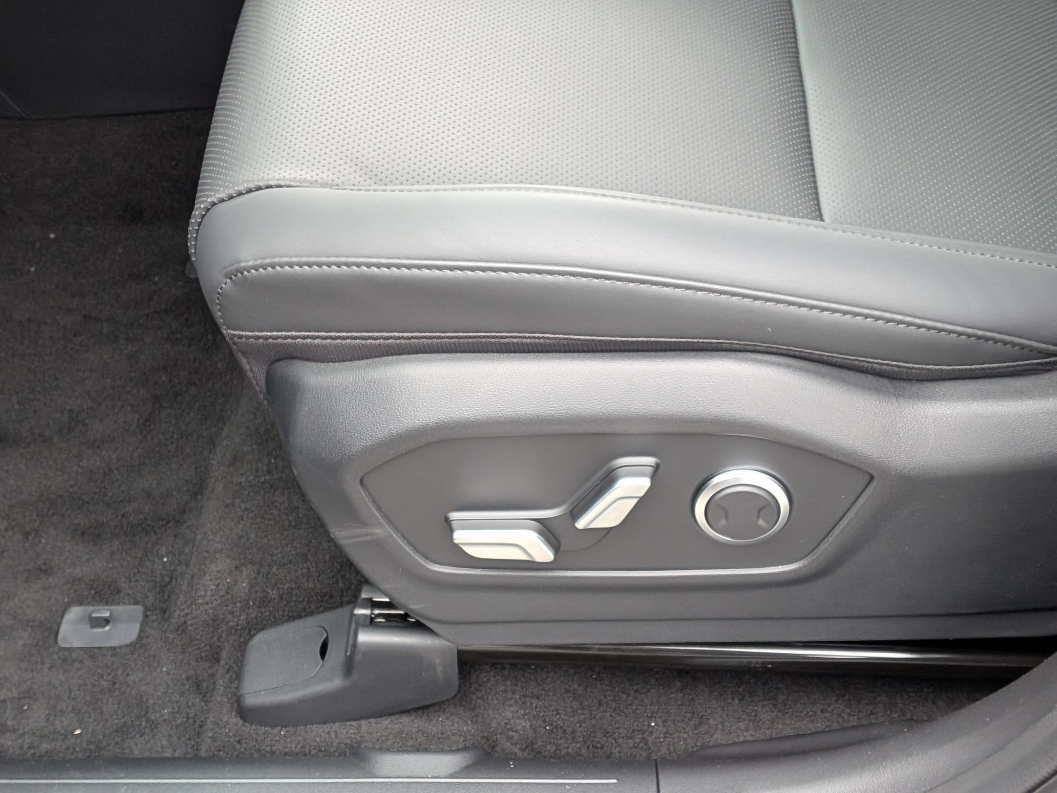 New 2026 Hyundai Santa Fe SEL FWD image 18
