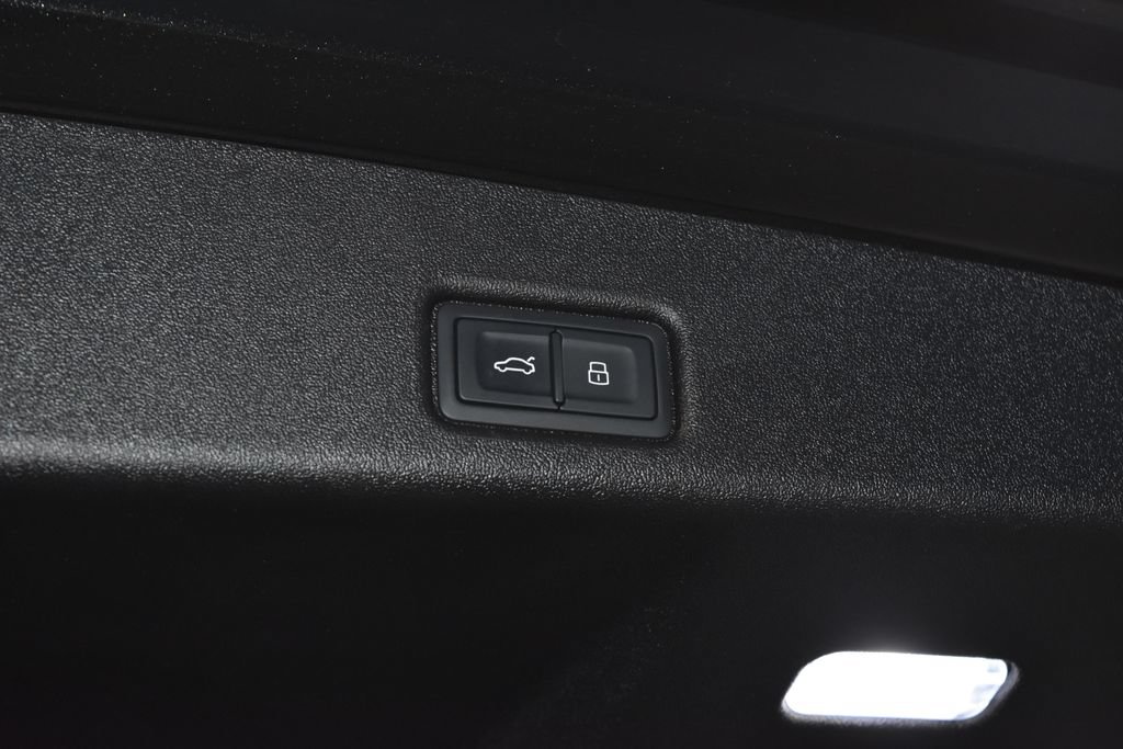 Certified 2025 Audi Q5 Premium w/ Convenience Package AWD/4WD image 27