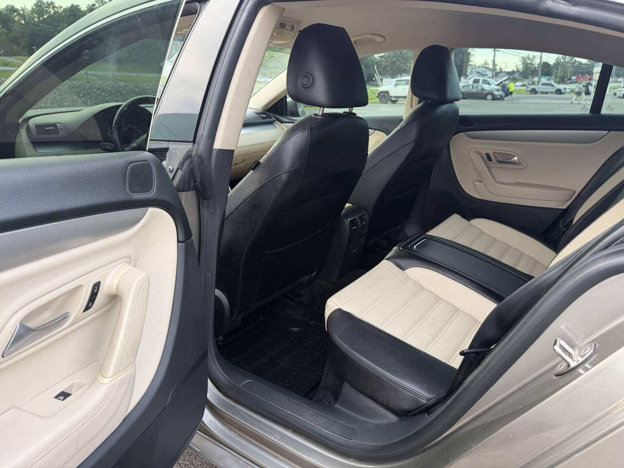 Used 2009 Volkswagen CC Sport FWD image 12