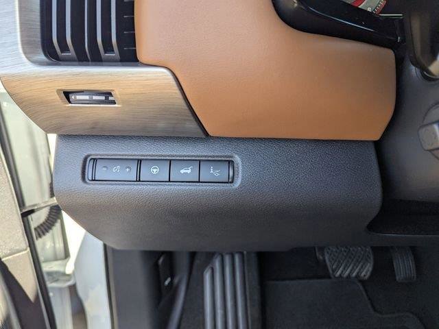 Used 2025 Nissan Pathfinder Platinum w/ Cargo Package image 35