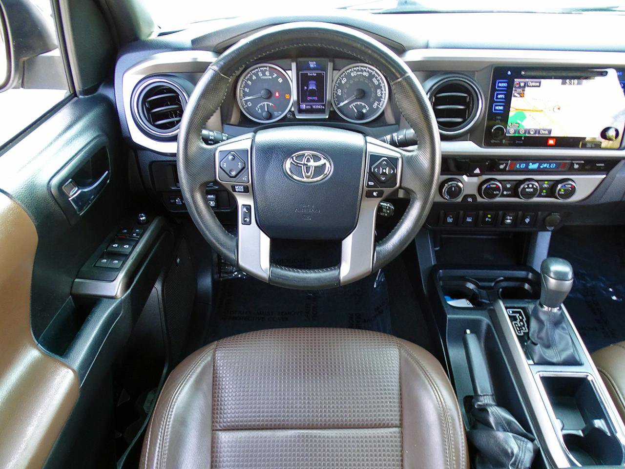 Used 2017 Toyota Tacoma Limited w/ Tow Package AWD/4WD image 26