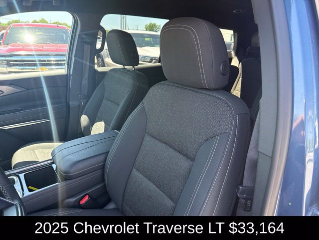 Used 2025 Chevrolet Traverse LT FWD image 9