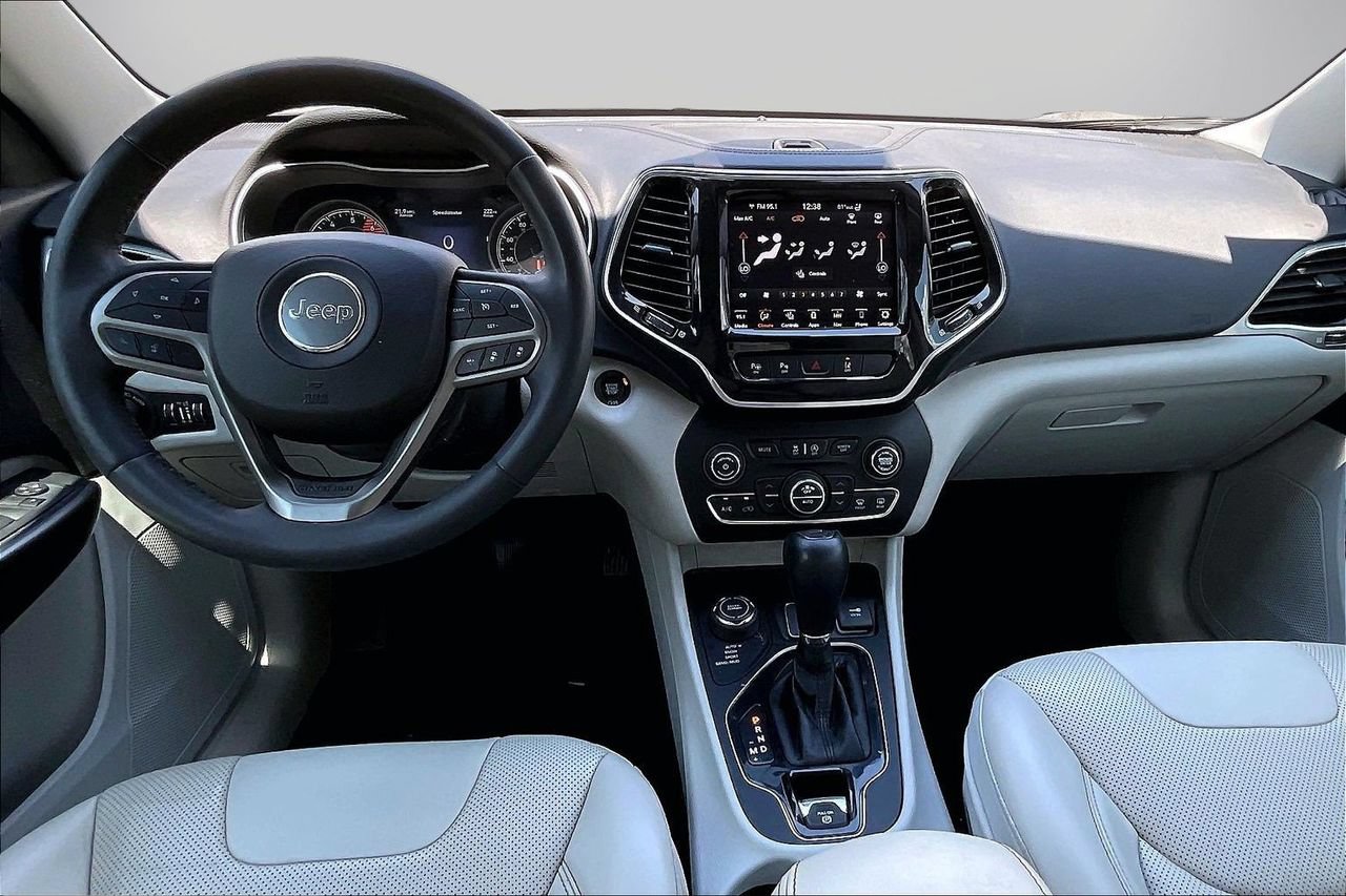 Certified 2022 Jeep Cherokee Limited w/ Elite Package AWD/4WD image 15