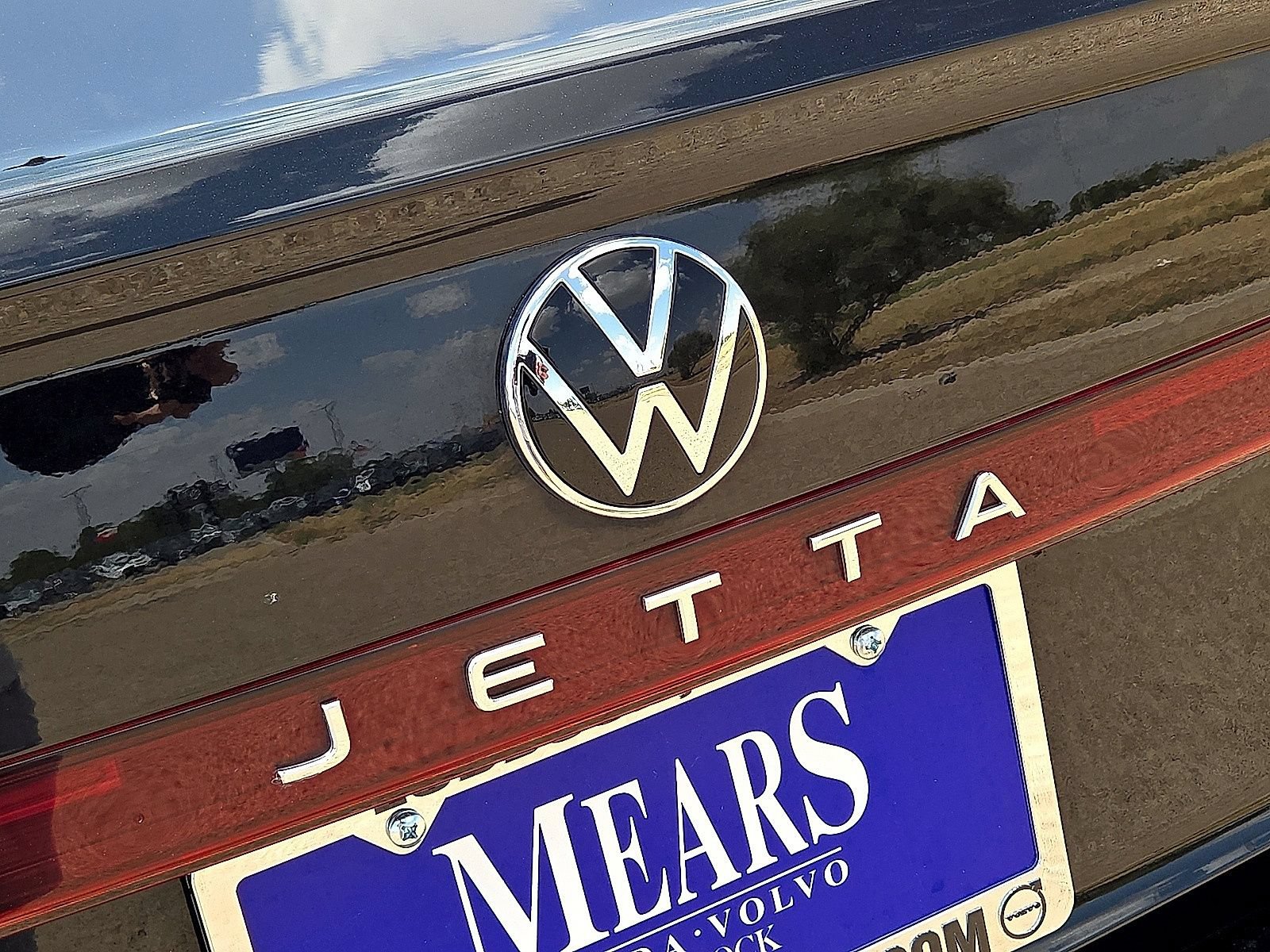 Used 2025 Volkswagen Jetta SE FWD image 11
