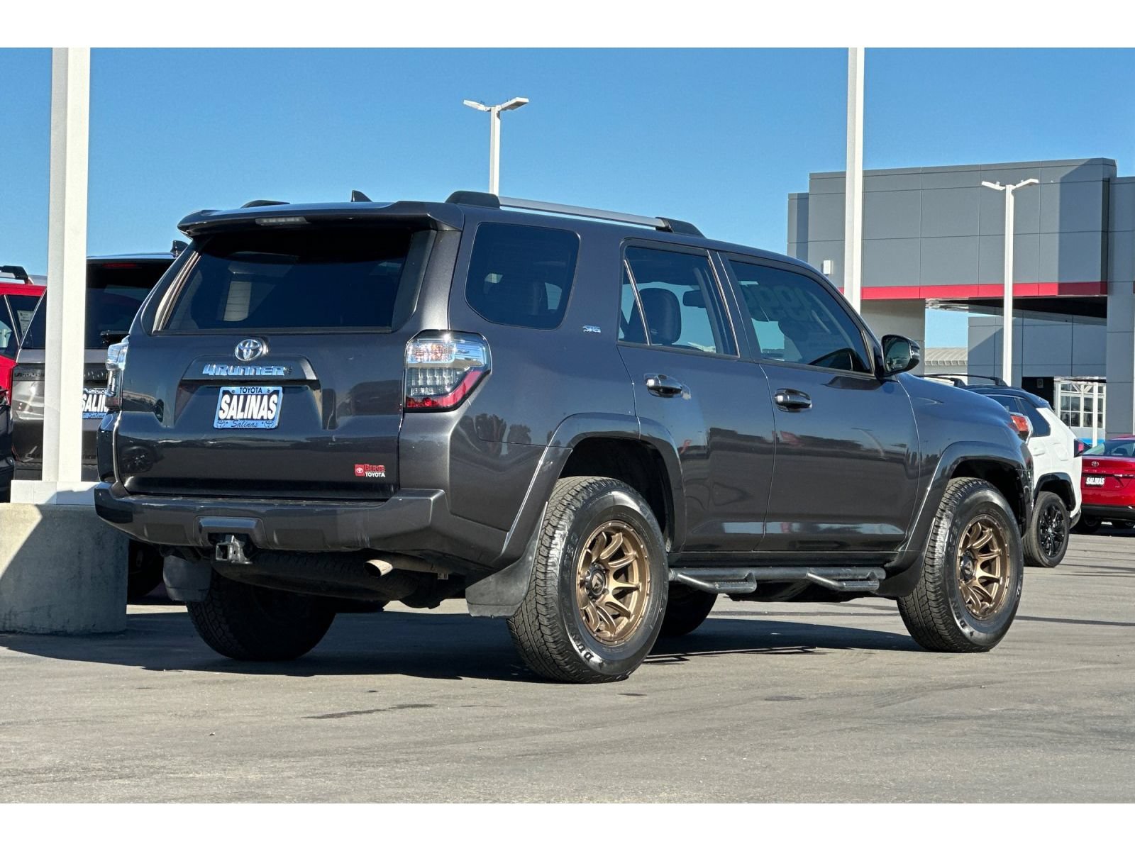 Used 2023 Toyota 4Runner SR5 Premium w/ Moonroof Package RWD image 4
