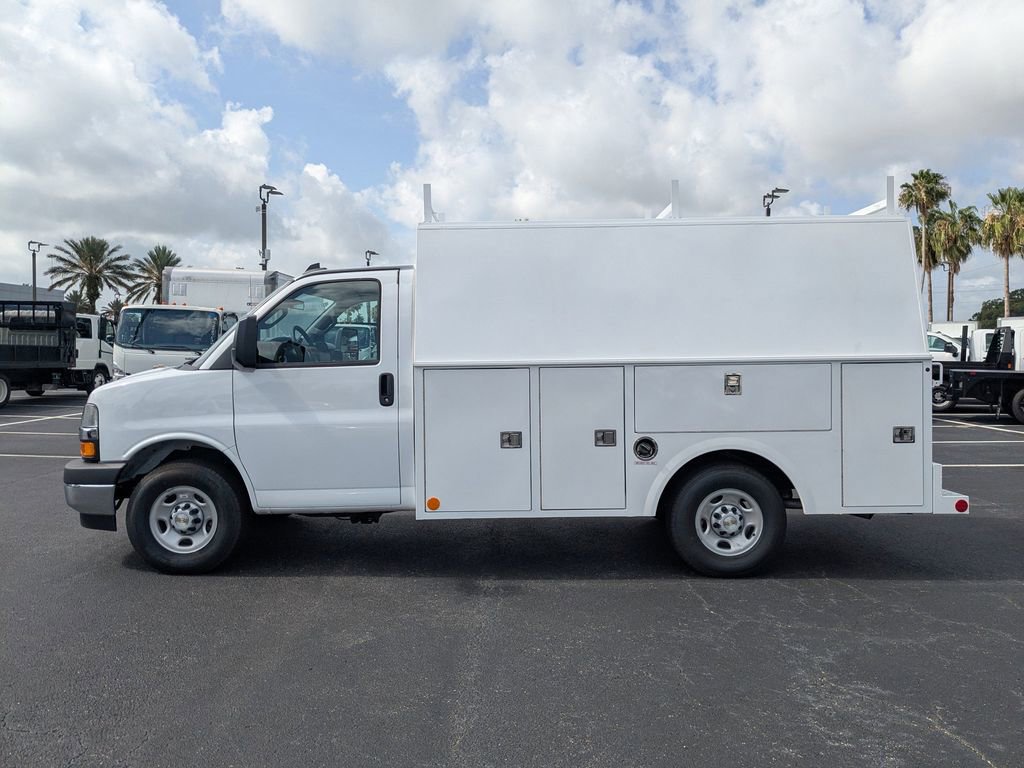 New 2025 Chevrolet Express 3500 w/ Power Convenience Package image 7