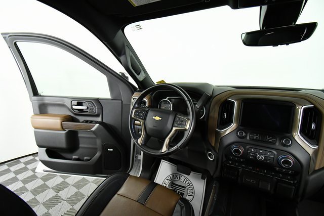 Used 2022 Chevrolet Silverado 3500 High Country w/ Technology Package image 20