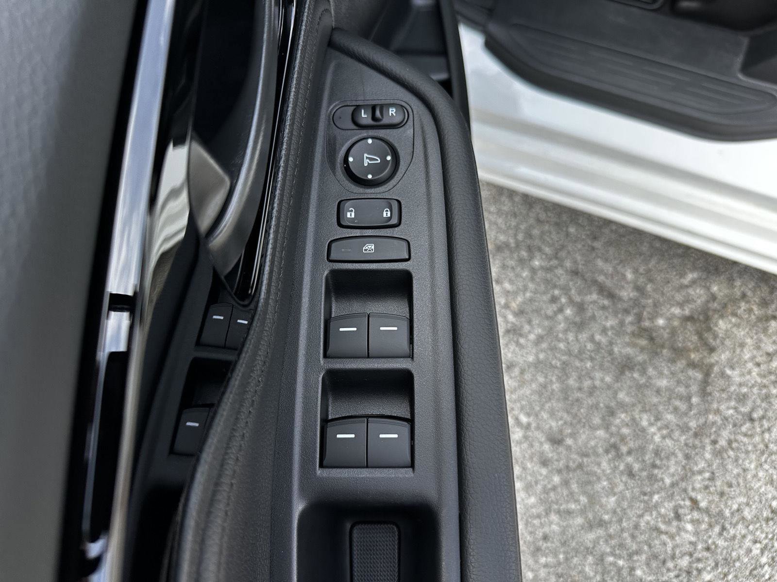 Certified 2025 Honda Odyssey Touring image 9
