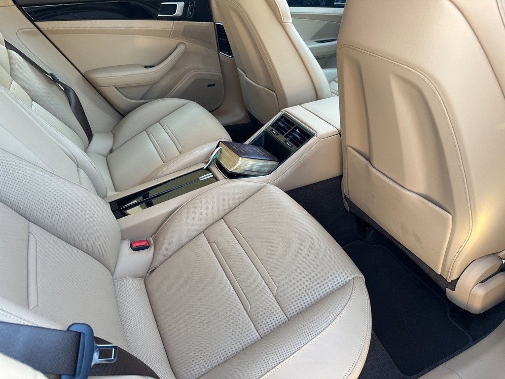 Used 2018 Porsche Panamera 4S image 22