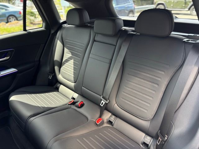 Used 2026 Mercedes-Benz GLC 300 4MATIC image 24