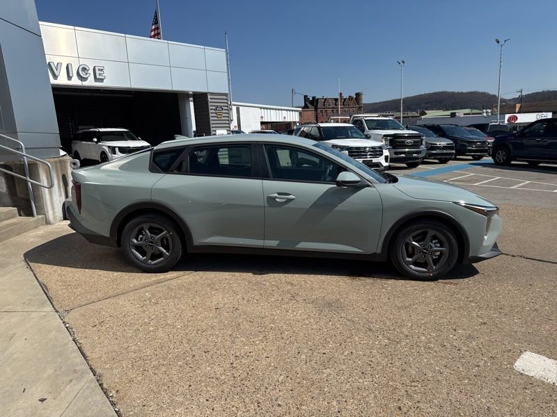 New 2026 Kia K4 LXS image 8