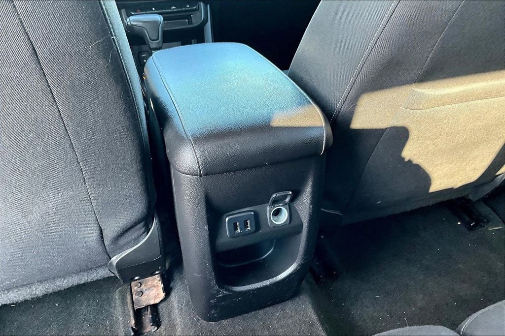 Used 2016 GMC Canyon SLE w/ SLE Convenience Package image 13