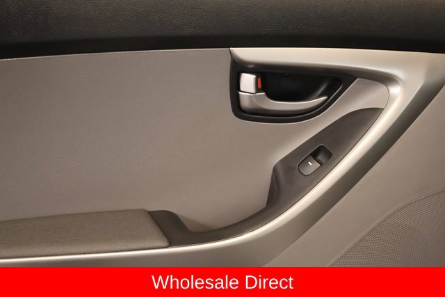Used 2012 Hyundai Elantra GLS FWD image 25