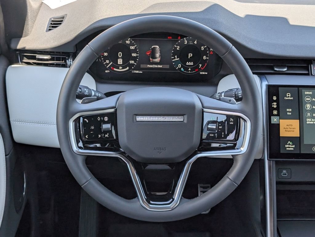 Used 2025 Land Rover Discovery Sport Dynamic SE image 21