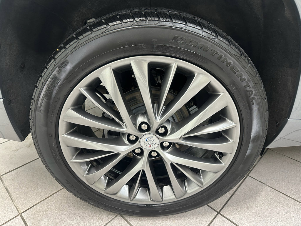 Certified 2025 Buick Enclave Avenir image 14