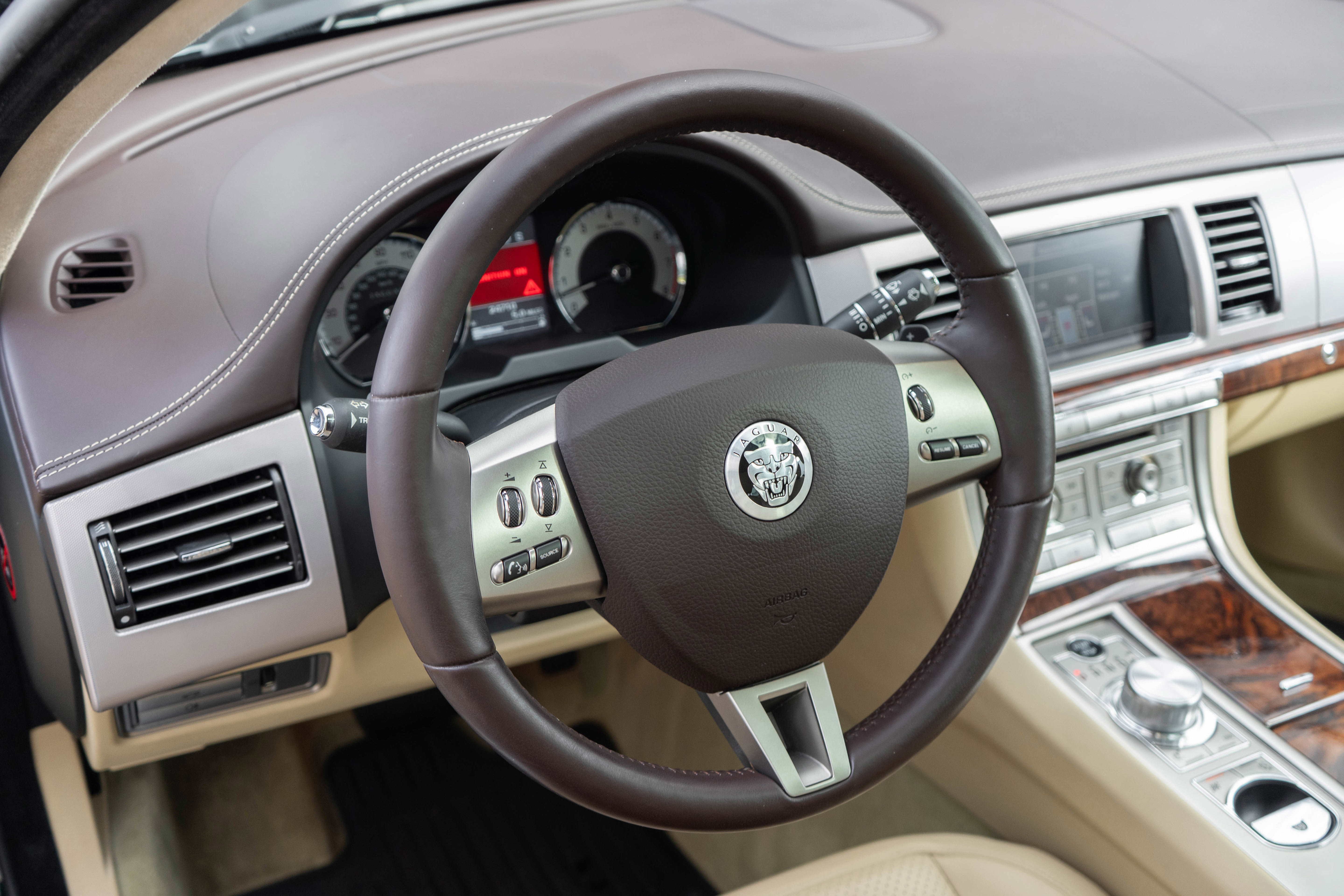 Used 2011 Jaguar XF Portfolio RWD image 12