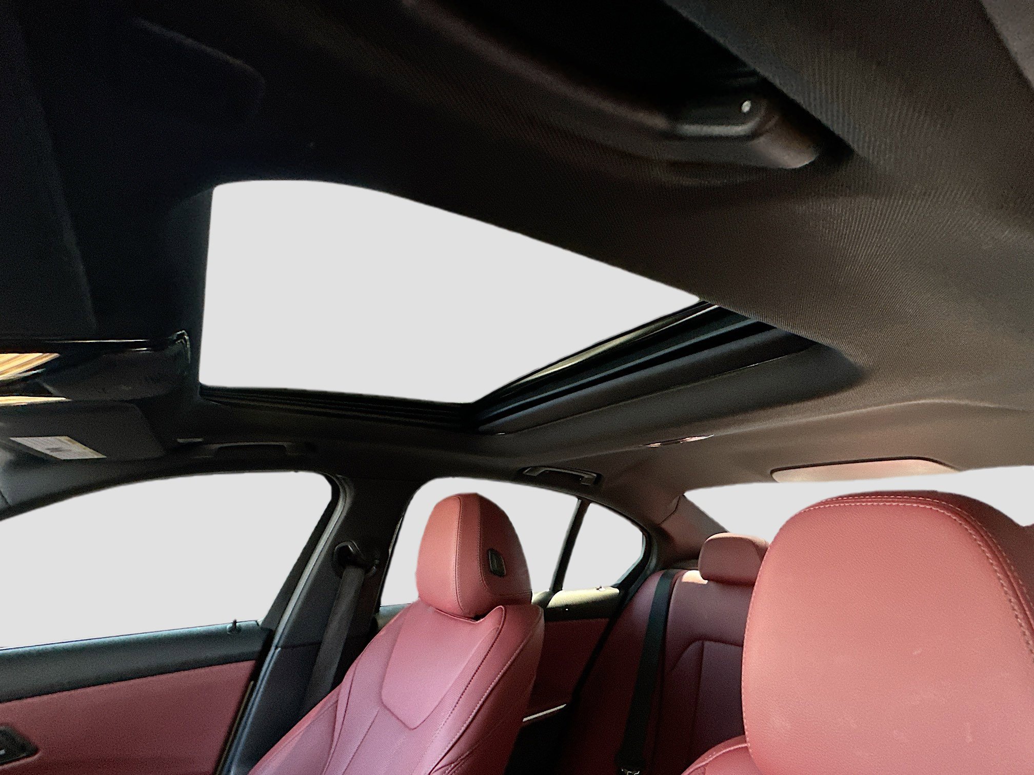 Used 2025 BMW 330i Sedan w/ M Sport Package image 22