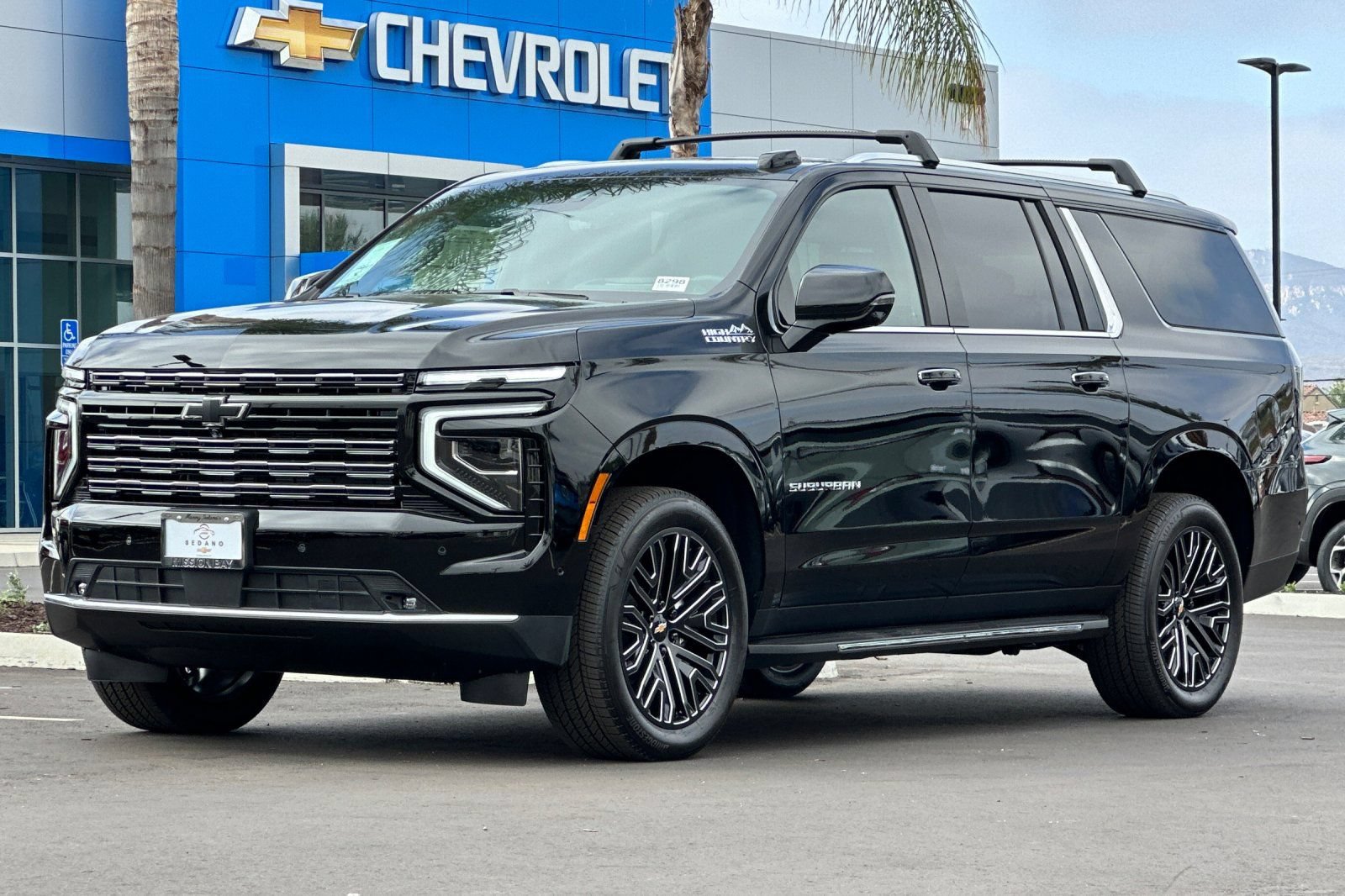New 2026 Chevrolet Suburban High Country w/ LPO, Illumination Package RWD image 8