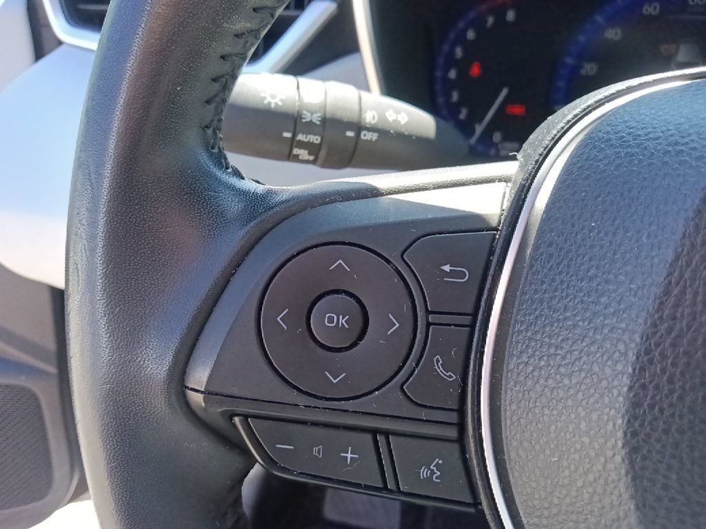 Used 2022 Toyota Corolla XSE FWD image 18